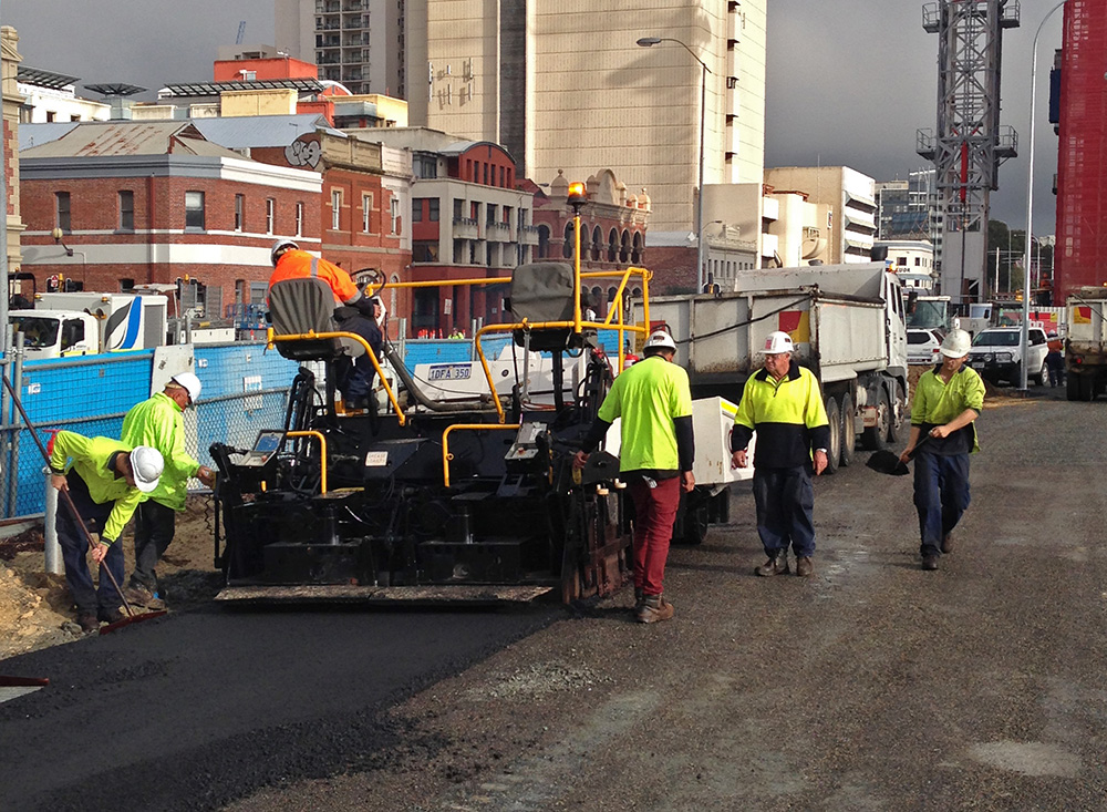 difference between asphalt and bitumen 